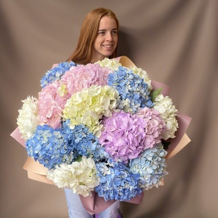Купить Букет гортензий «Радужные облака»