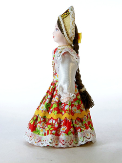 Кукла сувенирная фарфоровая. Россия. Девочка в цветном сарафане (стилизация).