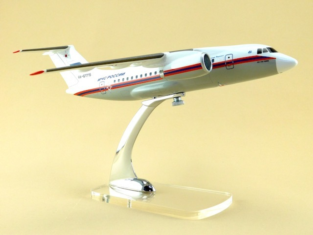 Модель самолета Ан-148-100ЕМ (М1:100, МЧС России)