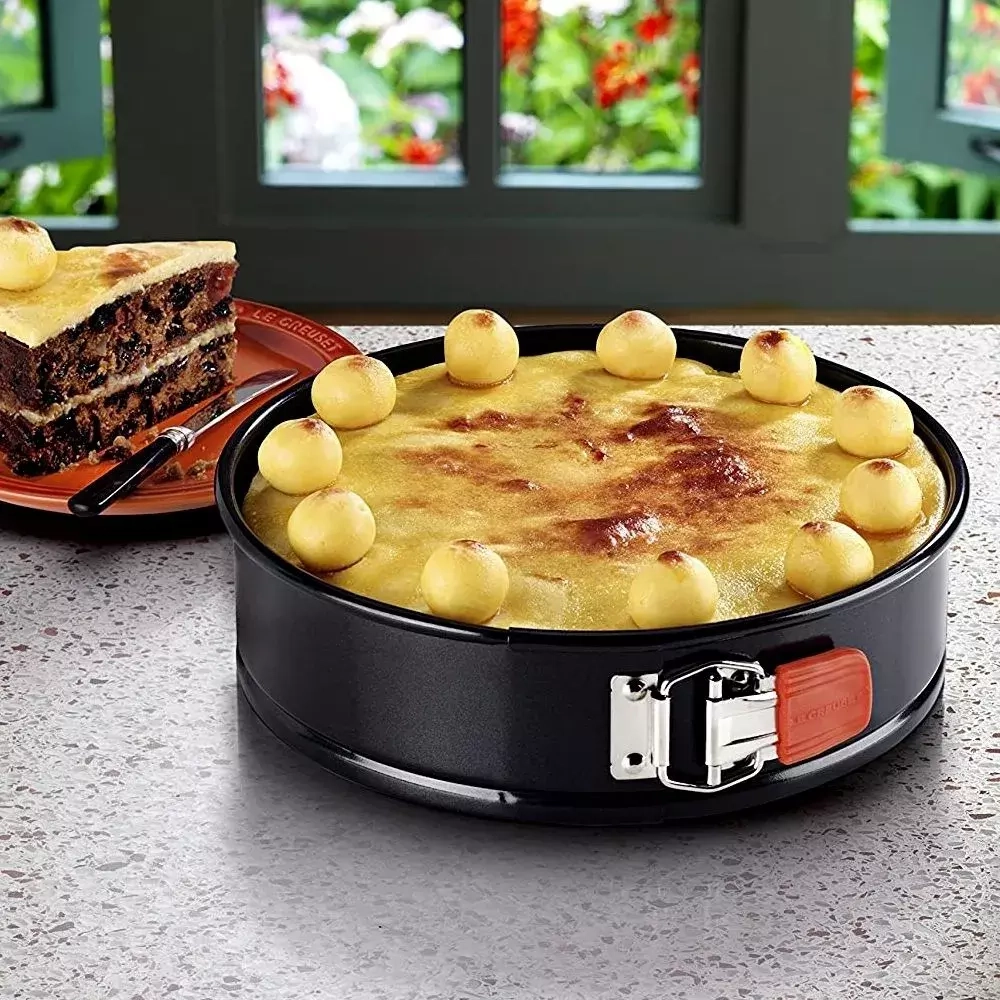 Le Creuset - Форма для торта с антипригарным покрытием, 20 см. / артикул   94101500000000  / GTIN 630870122184