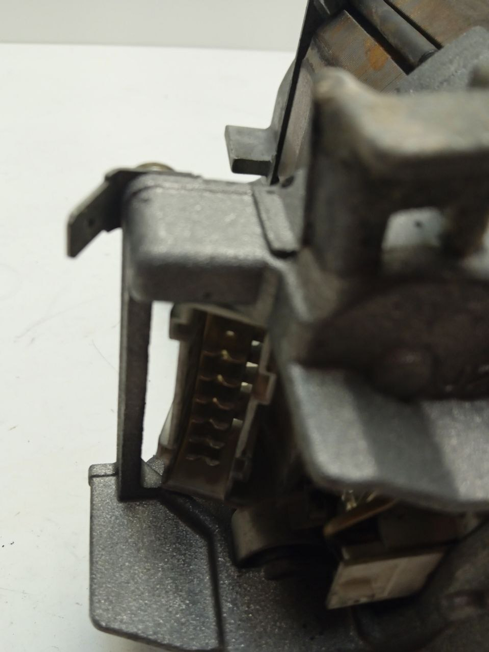 WFC1662OE кт8 Двигатель (мотор) стиральной машины Bosch Siemens 144797 б/у