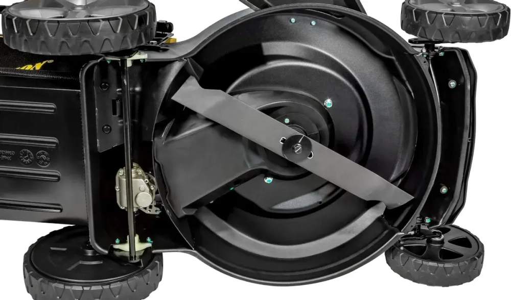 Бензиновая газонокосилка Champion LM5344