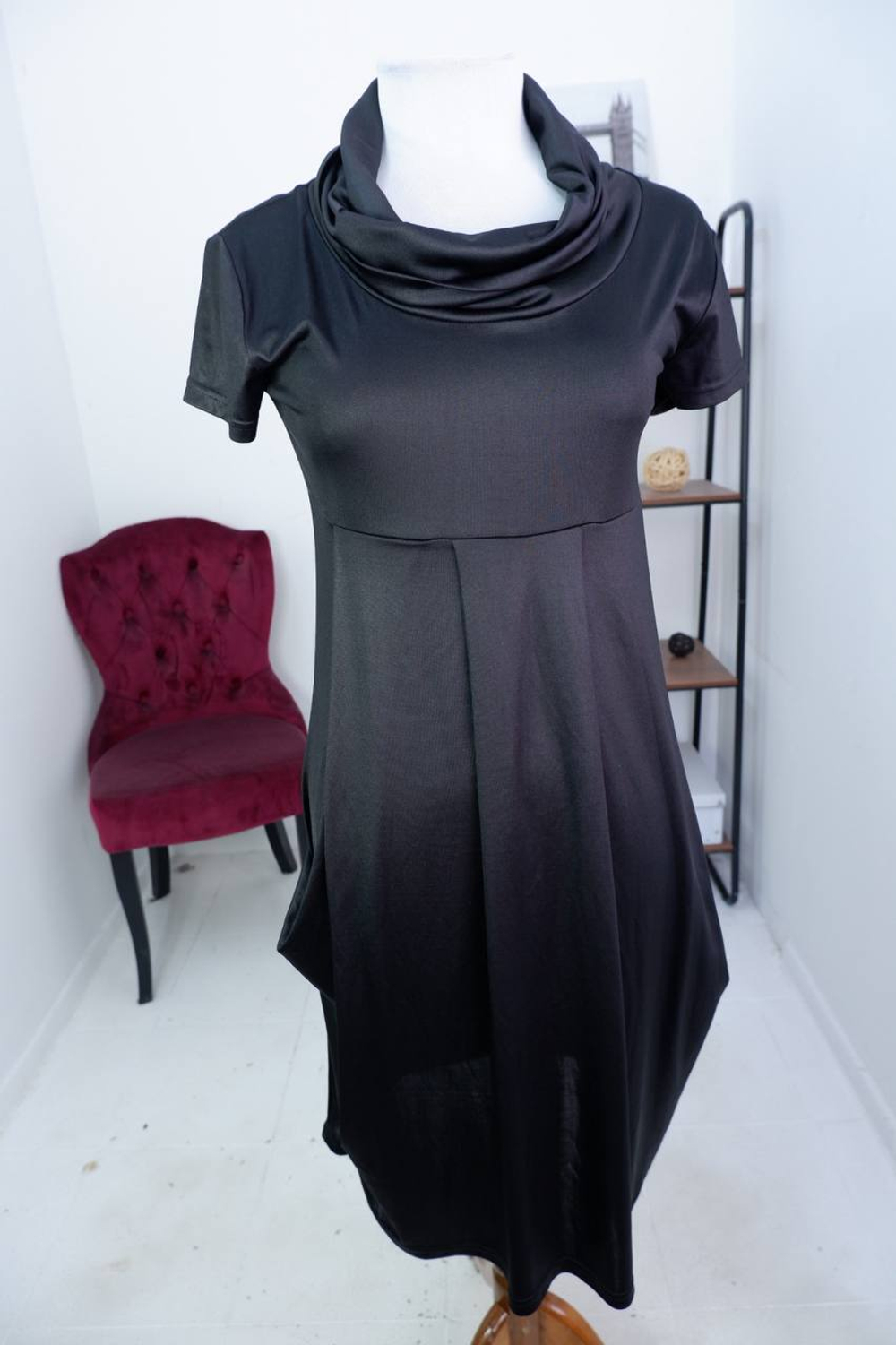 Платье PALMETTO изящное, маркировка 40 eur, на 44-46размер