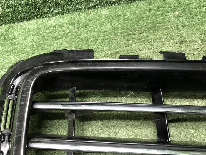 Решетка перед бампера VW Touareg 2 NF 14-18 R-Line