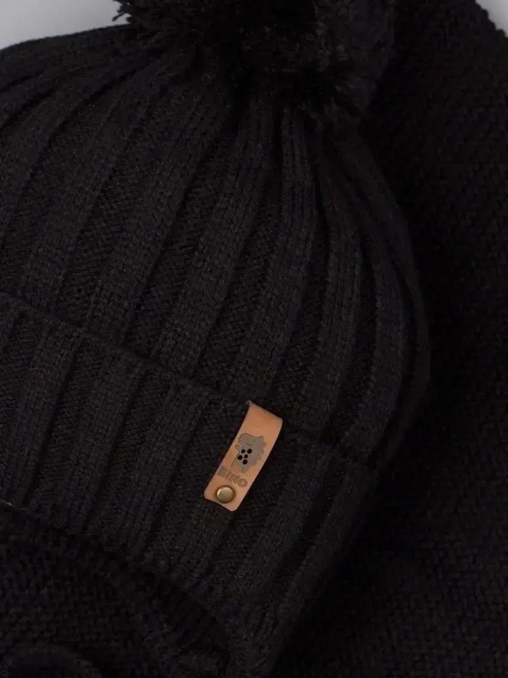 Шапка для мальчика со снудом осенняя