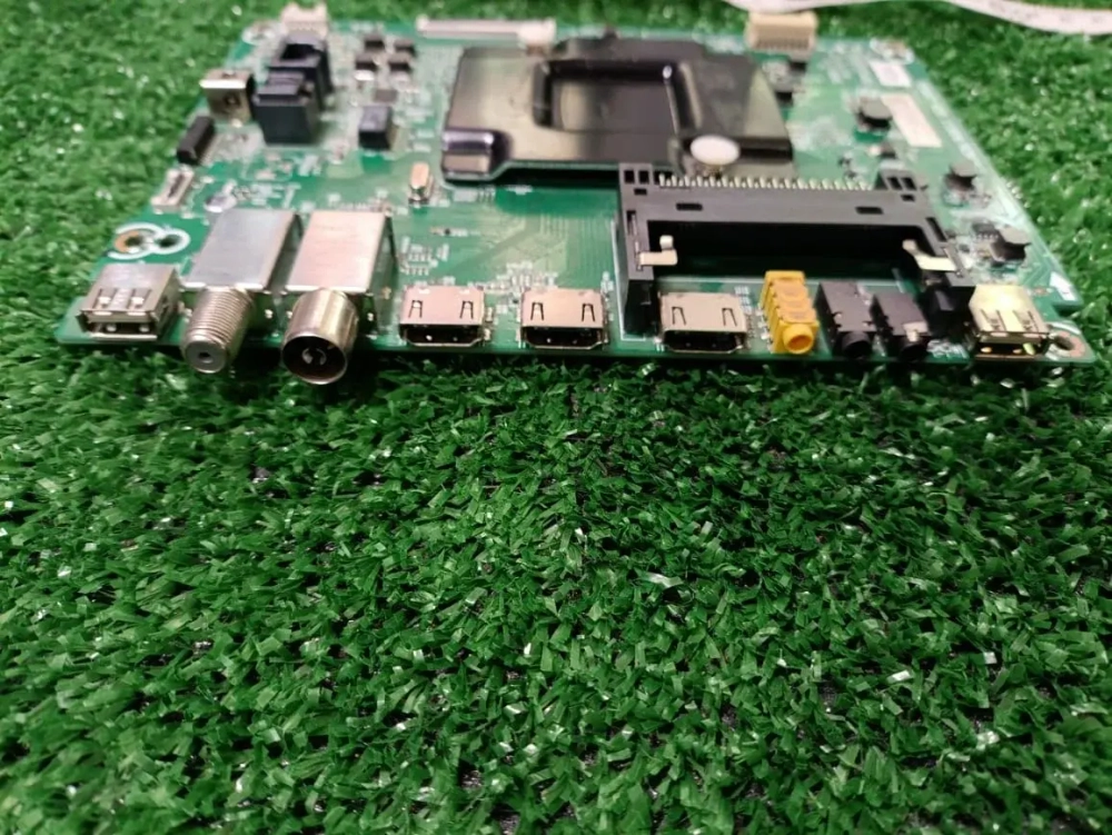 Основная плата RSAG7.820.11806/ROH телевизора Hisense 65A6BG (с разбора)