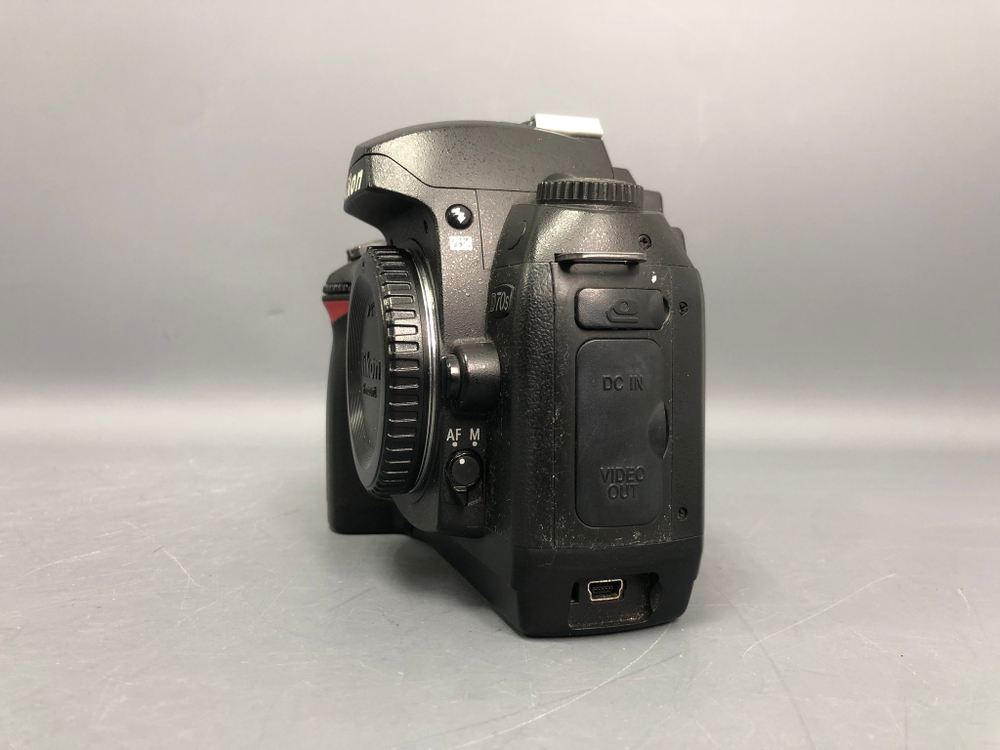 Nikon D70s Body