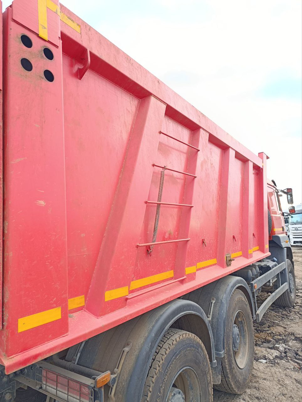 Ural С35510 6x4 Самосвал С35510 (Дизельный, 11,1 л, 420 л.с., МТ)