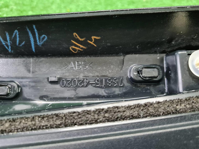 Спойлер багажника правый Toyota RAV4 5 XA50 18-нв