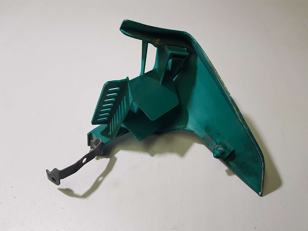пластик бака правый Yamaha Serow 225 XT225 1KH 023339