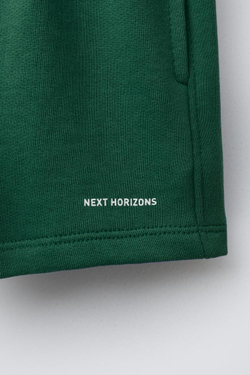 ZARA ШОРТЫ-БЕРМУДЫ БАЗОВЫЕ С ТЕКСТОВЫМ ПРИНТОМ, ТЕМНО-ЗЕЛЕНЫЙ