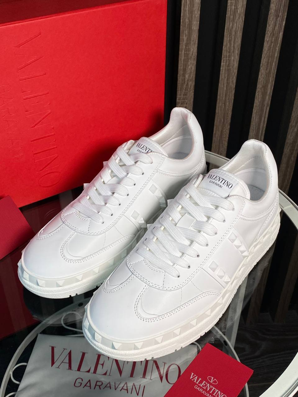 Кроссовки Valentino