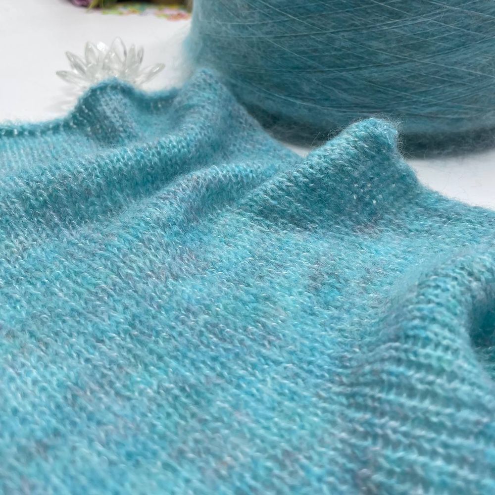 LAGOPOLANE 18% вспушенный меринос 17% полиамид 46% полиакрил 15% нейлон 4% др. волокна