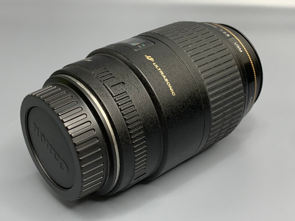 Canon EF 100mm 2.8 USM