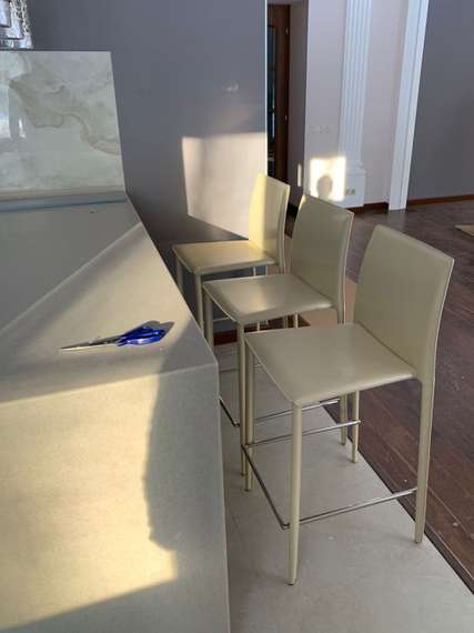 Полубарный стул Rolf бежевая кожа