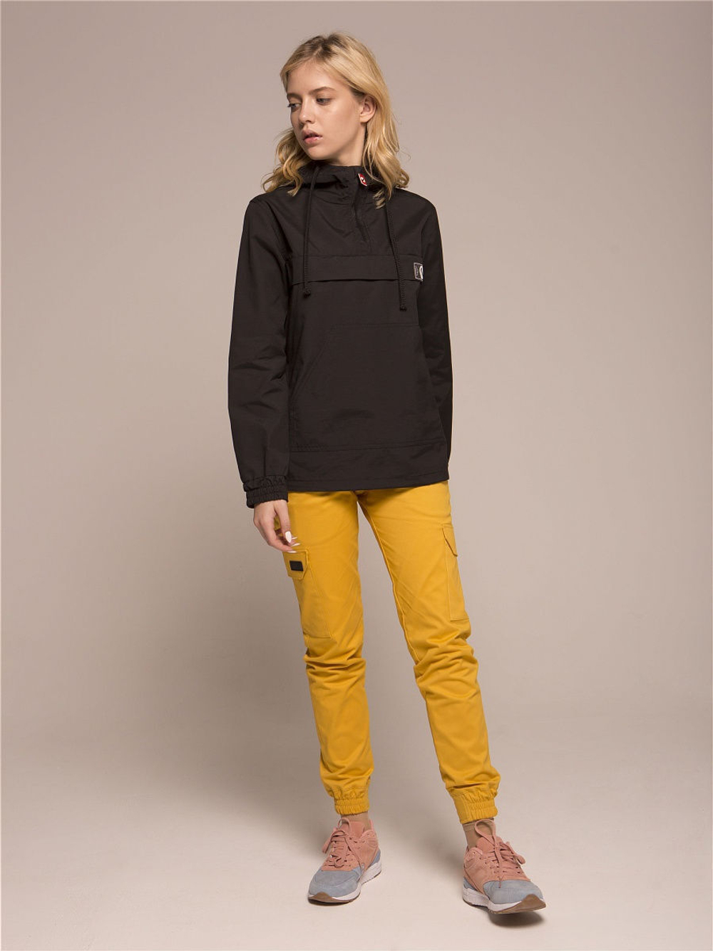 Анорак женский черный Город Горький