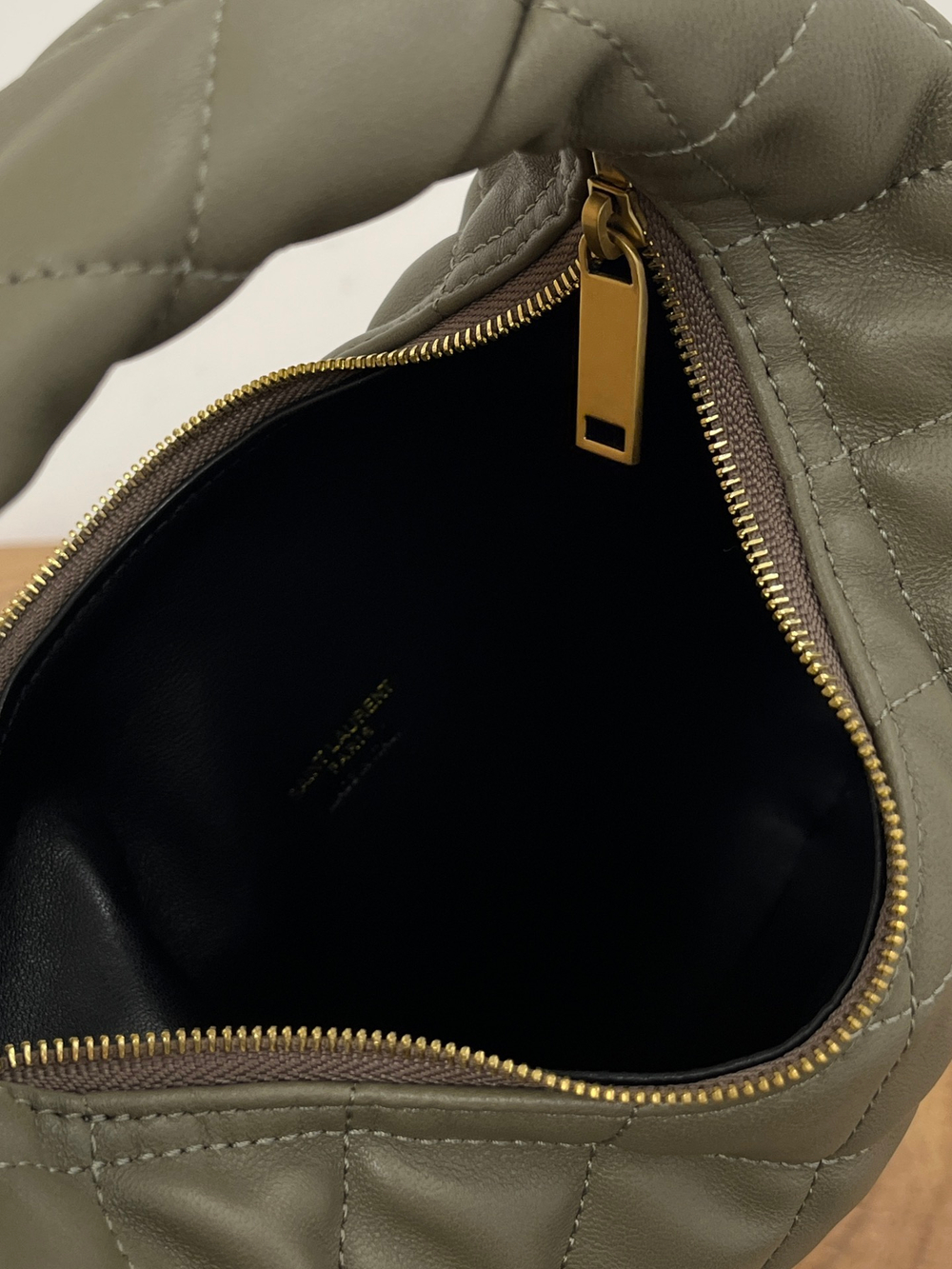 ICARINO В СТЕГАНОЙ НАППЕ