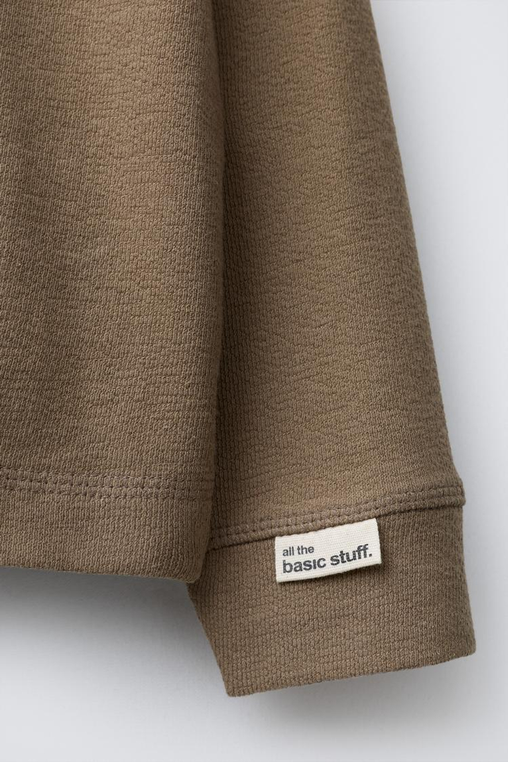 ZARA ФУТБОЛКА ИЗ РЕЛЬЕФНОЙ ТКАНИ, СЕРОВАТО-КОРИЧНЕВЫЙ