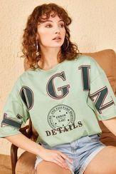 Qadın üçün geniş ölçülü açıq yaşıl t-shirt LOGİN 10501023