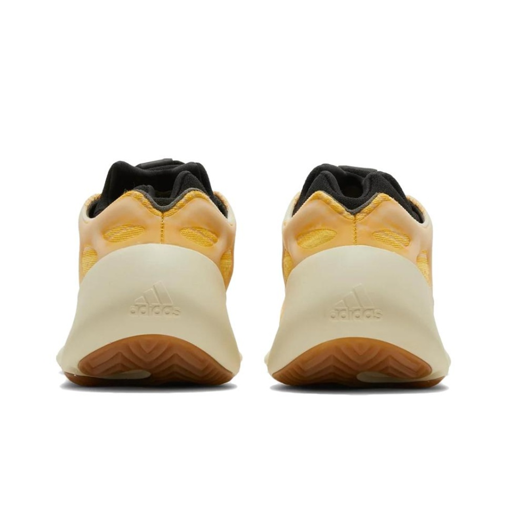 Кроссовки Adidas Yeezy Boost 700 V3 'Mono Safflower' HP5425