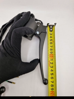 -- Переключатели на руль мотоцикла с рычагами тормоза/сцепления