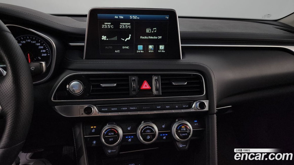 Genesis G70 2.0T (06.2020)