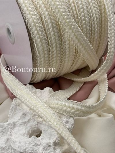 Тесьма плетеная "Косичка" белая (молочная)
