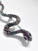 Брошь-кулон змея с разноцветными стразами