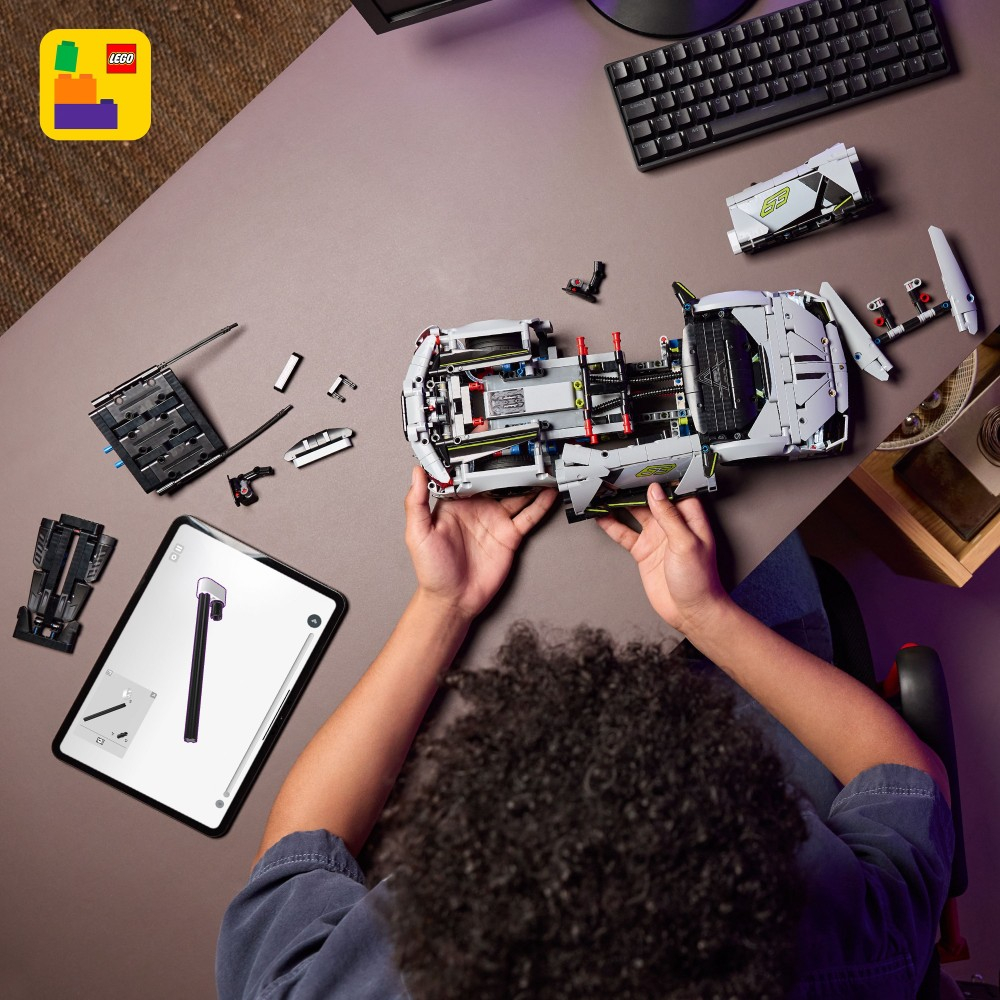 LEGO Technic - Суперкар Lamborghini Revuelto 42214