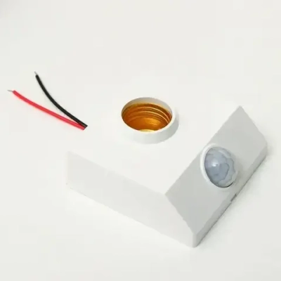 Патрон с датчиком движения и освещенности 220В цоколь Е27