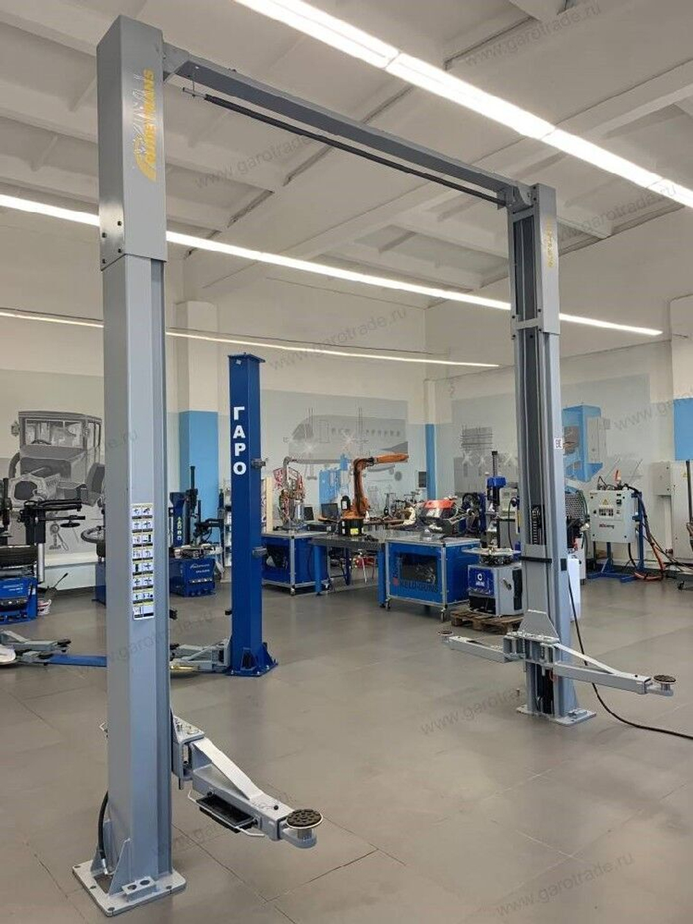 Двухстоечный автомобильный подъемник для автосервиса грузоподъемность 4500 кг RLP2-450U (серый)