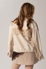 Бомбер с бахромой