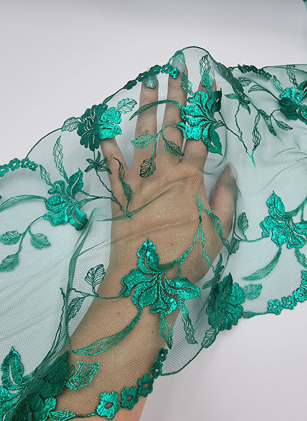 Вышивка на сетке зелёная с напылением К786