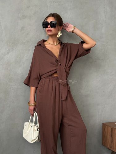 Шоколадный летний костюм из хлопка и льна