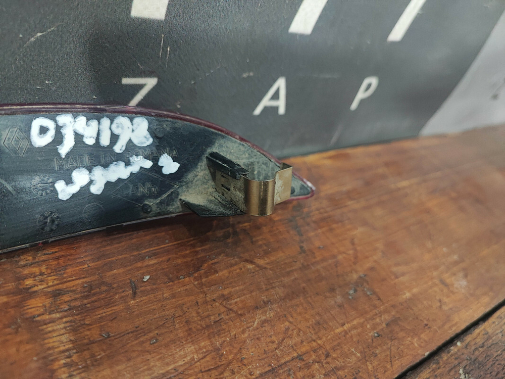 Катафот задний левый Renault Logan 2 12-22 Б/У Оригинал 265659019R