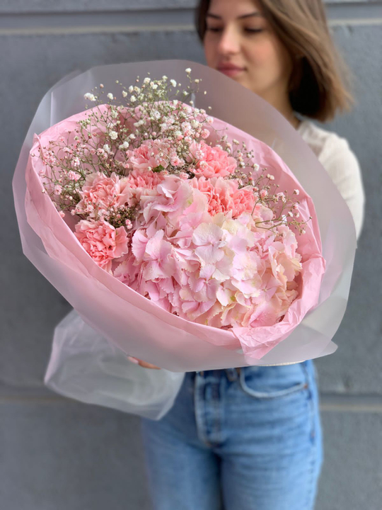 Букет цветов Гортензия  + розовые диантусы