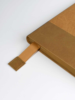 Ежедневник недатированный ESCALADA, А5, 160 л., арт. 70657/ 15 ПИКЕ МАКРО КОРИЧНЕВЫЙ (кожзам: 146x211 мм, мягкий переплёт, запаянный край, материал обложки: искусственная кожа "Виннер", искусственная кожа "Пике макро"; способ крепления блока: ниткошв