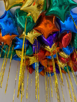 Воздушные шары звёзды/сердца на потолок разноцветные 40шт с дождиком №3341