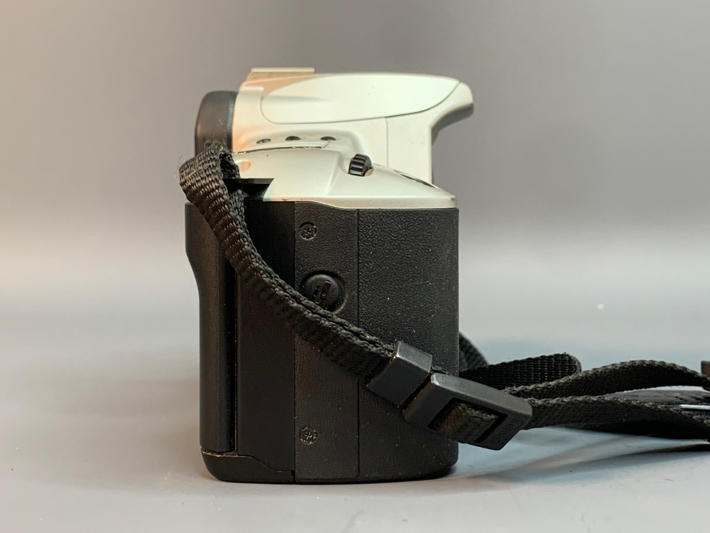 Canon EOS 300 kit EF 28-90mm 4-5.6 II