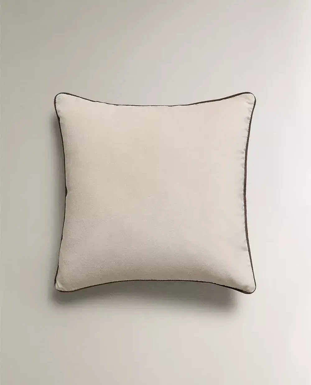 ZARA HOME БАРХАТНАЯ НАВОЛОЧКА ДЛЯ ДЕКОРАТИВНОЙ ПОДУШКИ, КАМЕННЫЙ