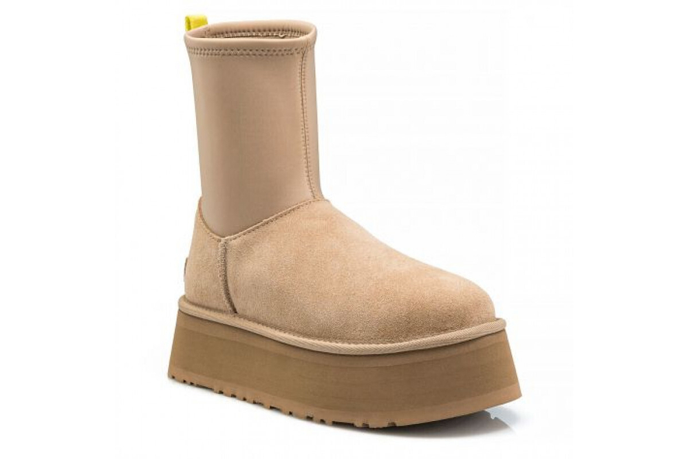 UGG Classic Dipper Boot sand