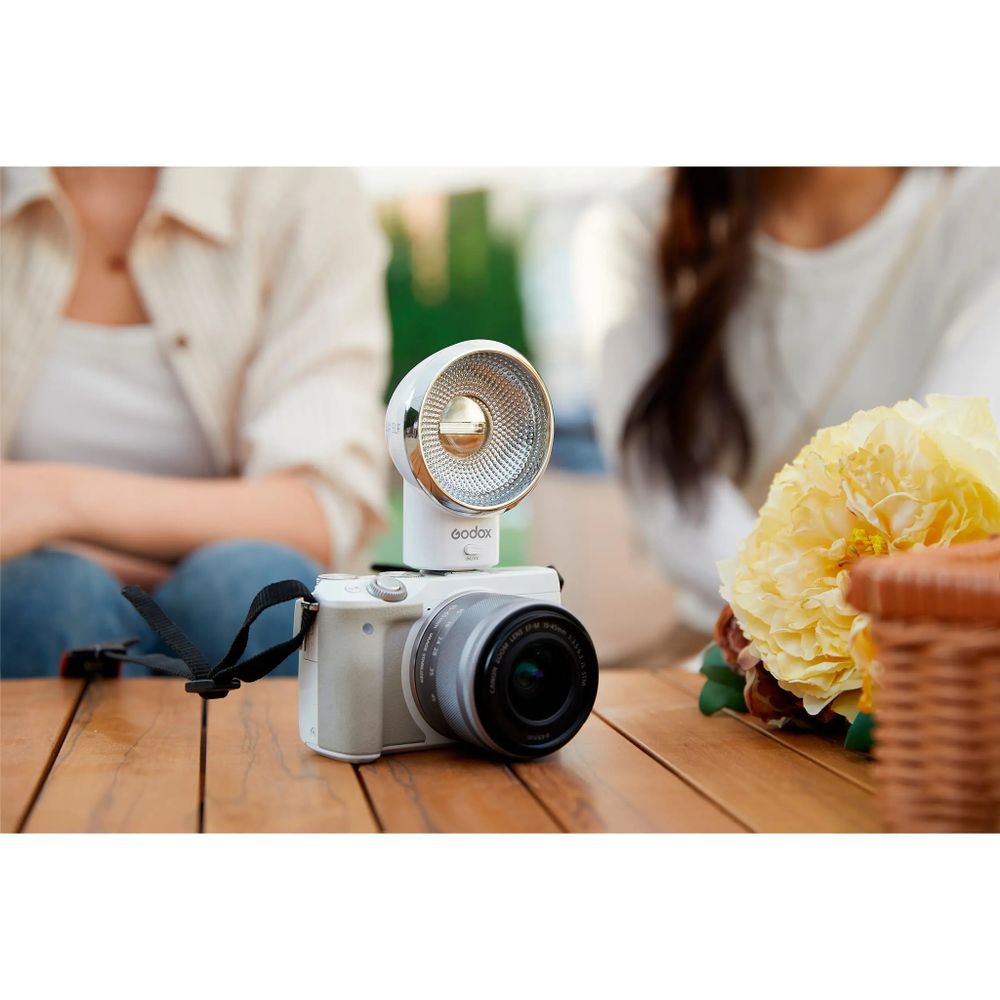 Накамерная вспышка Godox LUX Elf
