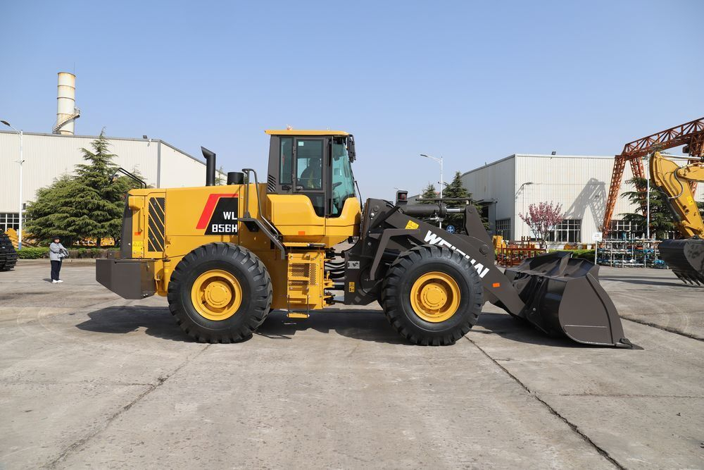 Колесный погрузчик WL856H