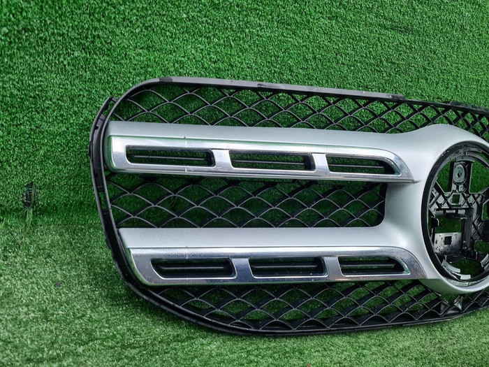 Решетка радиатора Mercedes GLS x167 (2019-2023)