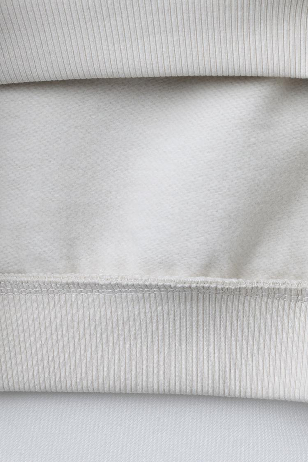 ZARA ТОЛСТОВКА С ПЕРЕЛИВАЮЩИМСЯ ПРИНТОМ NIRVANA ®, ЦВЕТ ЛЬДА