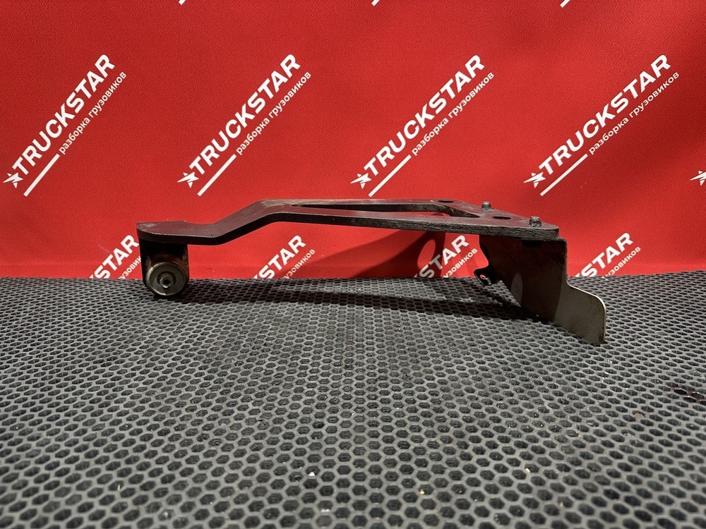 Кронштейн глушителя