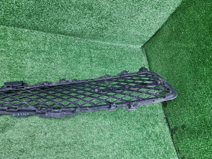 Решетка переднего бампера Genesis G80 (2020-2024)