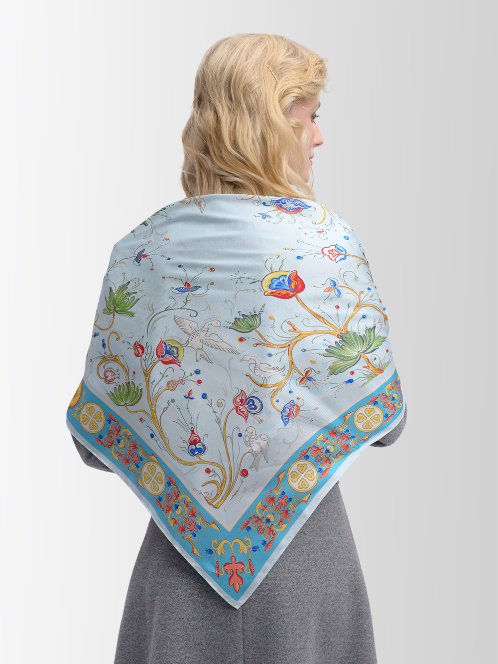 Платок «Зачатьевская роспись. Райский сад» голубой 100% шёлк