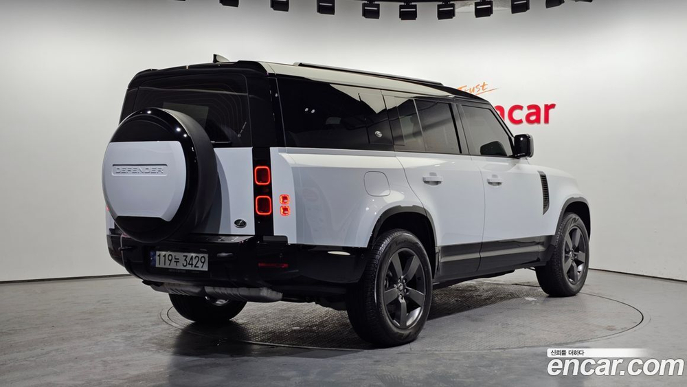 Land Rover Defender (L663) 130 D300 X-Dynamic HSE (02.2024)