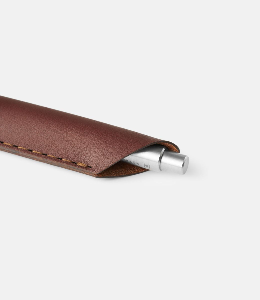 Wingback Leather Sleeve Chestnut — чехол для ручки